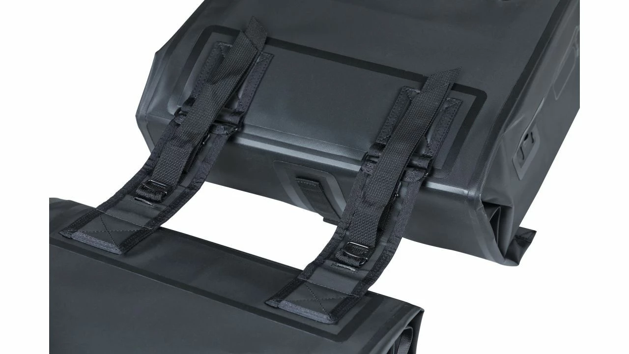 Basil Doppeltasche Urban Dry – Bild 5