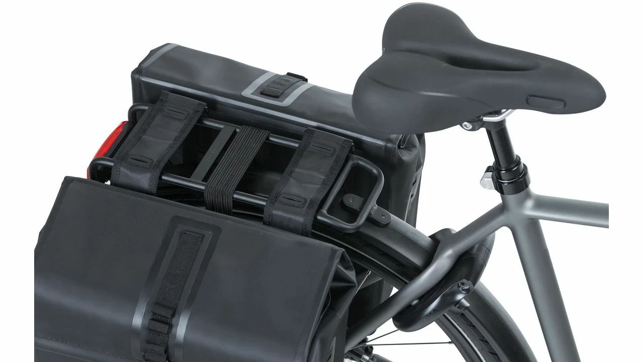 Basil Doppeltasche Urban Dry – Bild 6